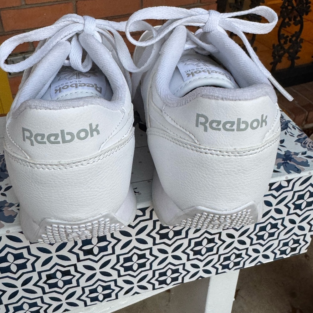 Reebok Comfort Ortholite Sneakers size 8.5 women NWOT